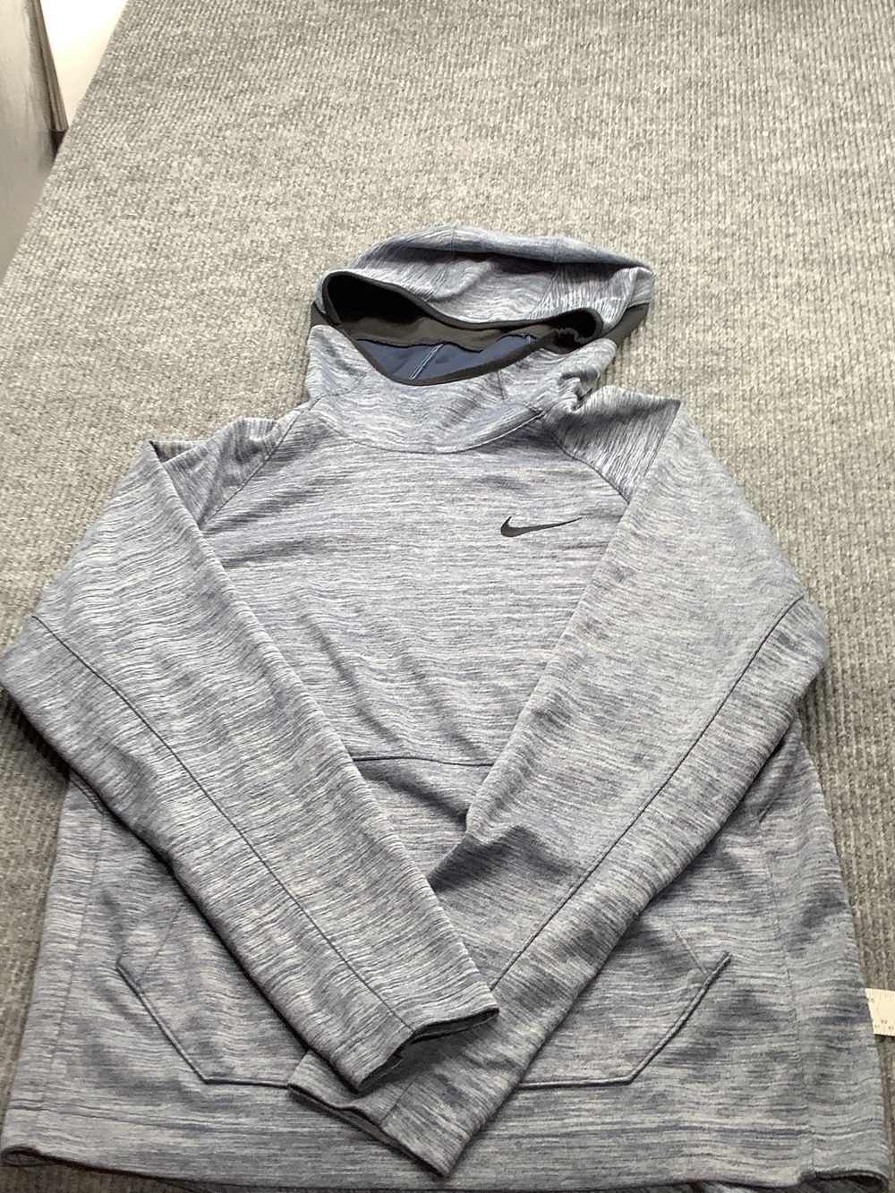 Nike Men’s Light Gray Heather Hooded Performance Pullover